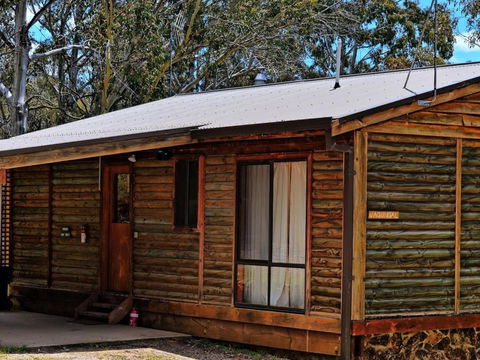 Cabin 4 - Snowy Accommodation - Darwin Holiday 0