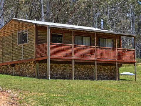 Cabin 4 - Snowy Accommodation - Darwin Holiday 3