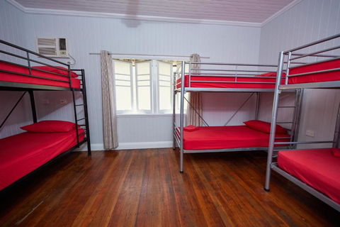 Cairns City Backpackers Hostel - Darwin Holiday 1