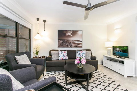 Calinda Sol 2 @ Clarkes Beach - Darwin Holiday 0