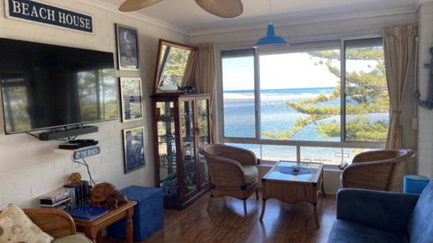 Calm Waters Unit 11 - Darwin Holiday 2