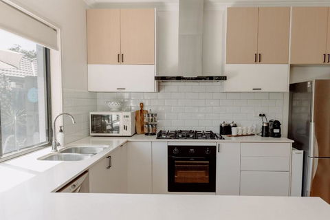 Caloundra- Family Pet Friendly Home With Pool - Darwin Holiday 1
