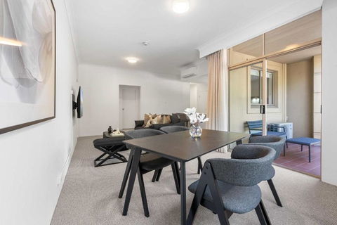 Camperdown Cozy Corner 1 - Darwin Holiday 3