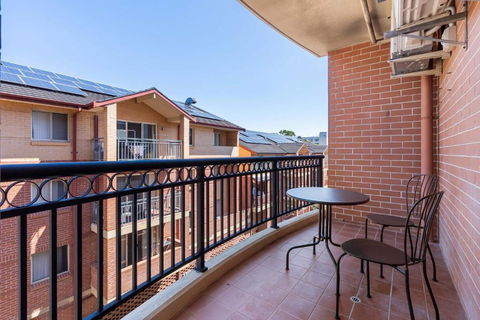 Camperdown Cozy Corner 4 - Darwin Holiday 1