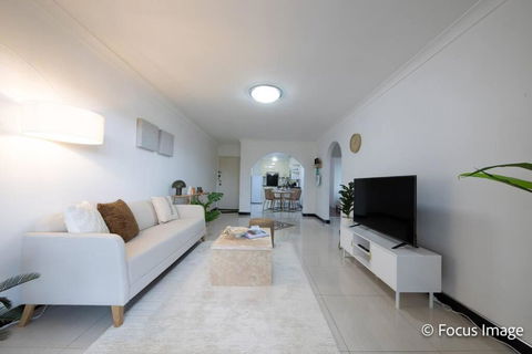 Campsie 2 Bed Spacious Apartment / NCA069 - Darwin Holiday 4