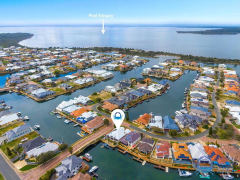 Canal Escape In Wannanup - Darwin Holiday 3