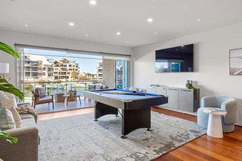 Canal View Luxury Townhouse Mandurah - Darwin Holiday 2