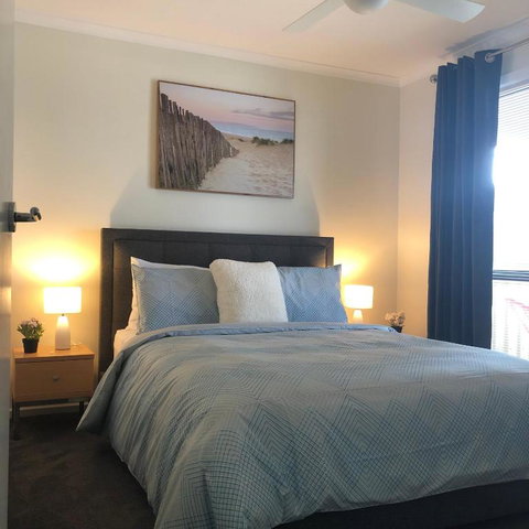 CandE On Wheelton - Darwin Holiday 0