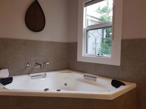 Candlebark Cottage - Darwin Holiday 2