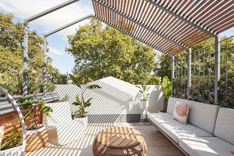 Canopy Terrace - Retreat To Voguish Urban Charm - Darwin Holiday 0