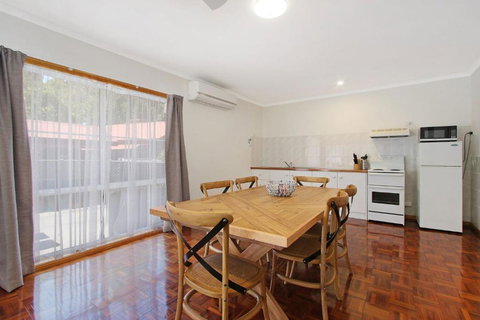 Canyon Walk Unit - On The Ovens River - Darwin Holiday 0