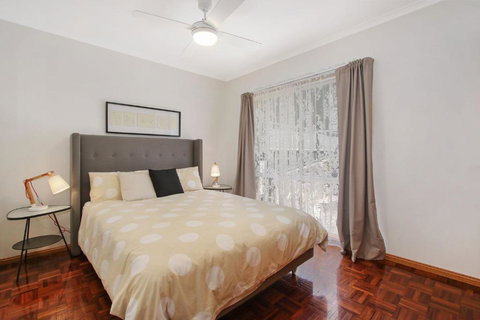 Canyon Walk Unit - On The Ovens River - Darwin Holiday 2