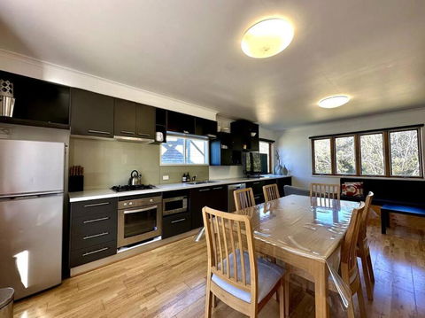 Cape Cod Chalet, Alpine-getaways - Darwin Holiday 3
