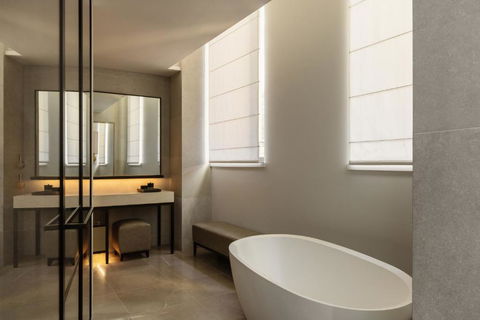 Capella Sydney - Darwin Holiday 2