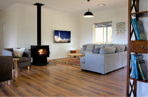 Capertee National Park Cottages - Darwin Holiday 3