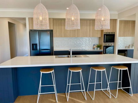 Capri Waterfront Resort 5BR Waterfront Heated Pool - Darwin Holiday 2