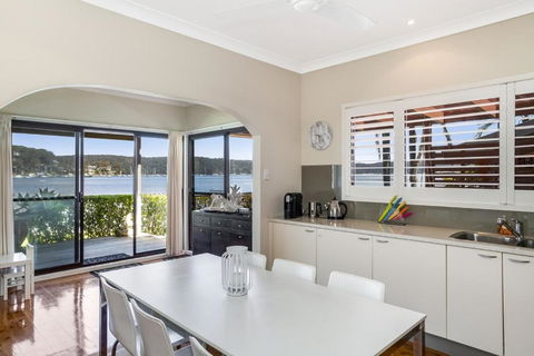 Careel Bay Waterfront - Darwin Holiday 3