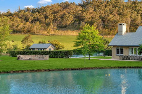 Carinya, Berrima, Southern Highlands - Darwin Holiday 1