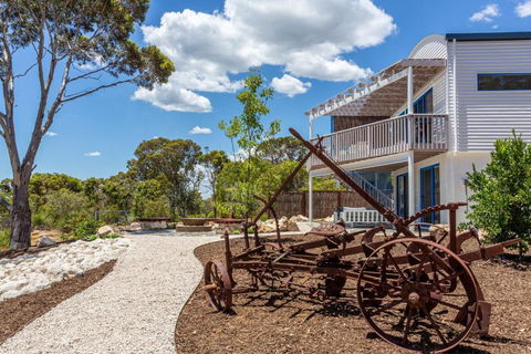 Carpe Mykonos - BRAND NEW HOME - Bushland Retreat - Darwin Holiday 1