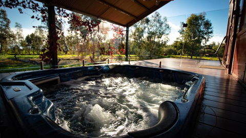 Carriages Spa Retreat - Darwin Holiday 0