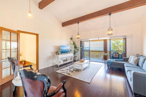 Casa Carinho, 24 Wallawa Rd - Spectacular Water Views, Pet Friendly, Air Con And Wi-Fi - Darwin Holiday 2