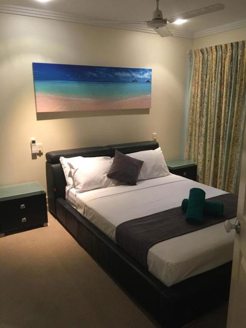 Cairns Golf Course Apartment - Darwin Holiday 1