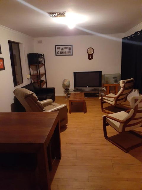 Cartledge Ave House Accommodation Whyalla - Darwin Holiday 0