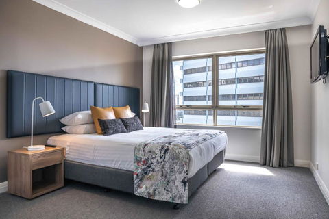Central 1-Bed With Parking, Pool, Sauna & Gym - Darwin Holiday 2