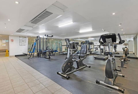 Central 1-Bed With Parking, Pool, Sauna & Gym - Darwin Holiday 4