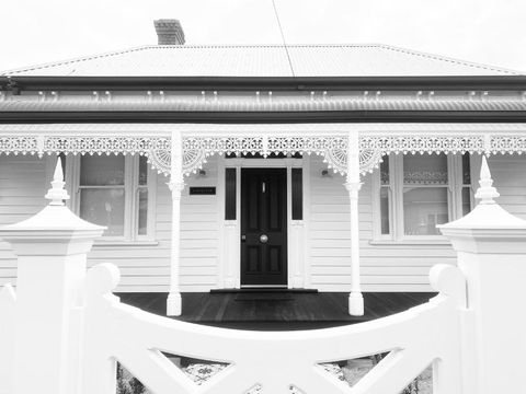 Castlebar - Superior Boutique Accomodation - Steps To Pakington Street - Darwin Holiday 0