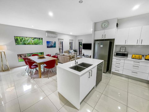 Casa Mia Retreat Luxury Family Home On Buderim - Darwin Holiday 2