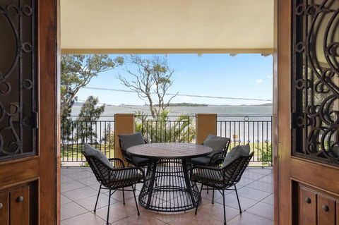 Casa Pacifica - Luxury Waterfront Villa Escape! - Darwin Holiday 4