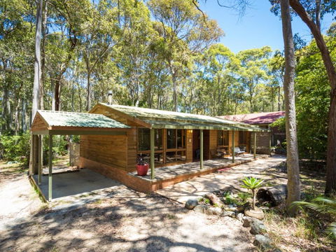 Caseys Pet Friendly Beach Cottage - Darwin Holiday 0