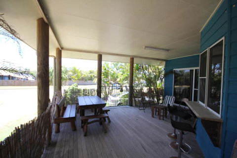 CASTAWAY BEACH HOUSE- NO Parties - NO Pets - Darwin Holiday 3
