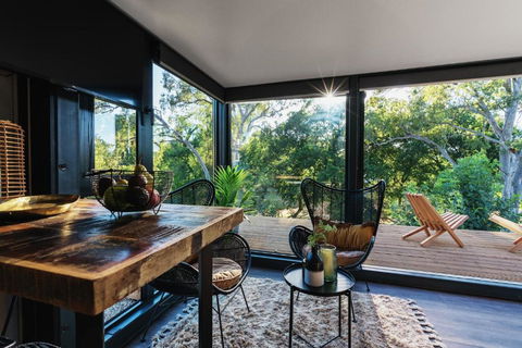 Castlemaine Gardens Luxury Glamtainer - Darwin Holiday 2