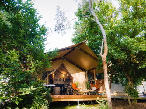 Castlemaine Gardens Luxury Safari Tents - Darwin Holiday 0