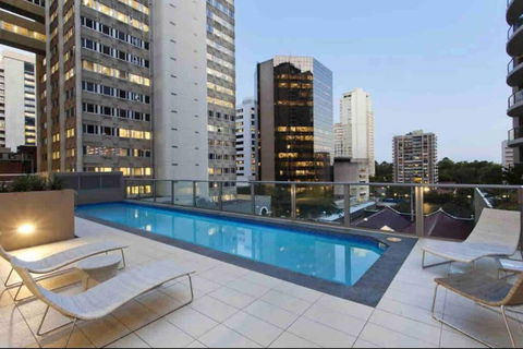 CBD 1BED/POOL/GYM/SAUNA/ - CLOSE TO EVERYTHING! - Darwin Holiday 1