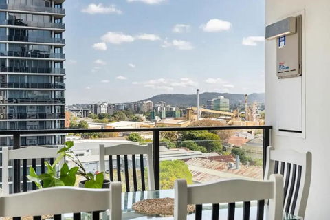 CBD Stylish 1bed1bath Modern Apartment W Parking - Darwin Holiday 0