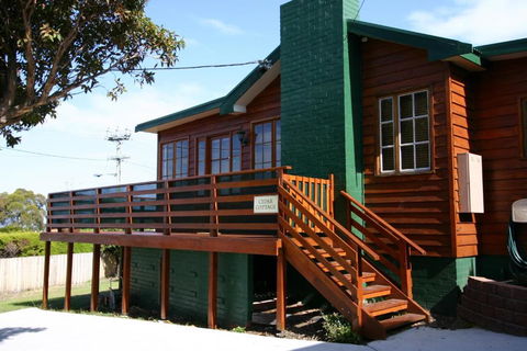 Cedar Cottages Blackmans Bay - Darwin Holiday 0