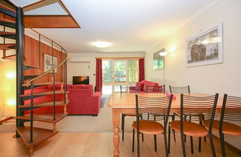 Cedar Holiday Units - Apartment 2 - Darwin Holiday 0