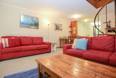 Cedar Holiday Units - Apartment 2 - Darwin Holiday 3