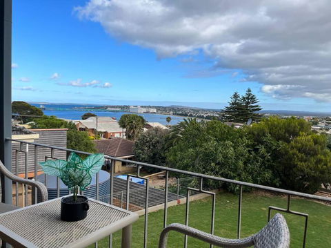 Celestial Heights - Stunning Views Of City & Bay - Darwin Holiday 0