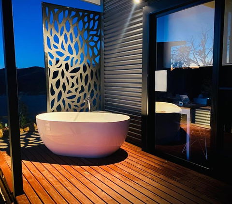 Celestine - 1 Bed Cabin With Outdoor Bath - Kundalini Lodge - Darwin Holiday 0