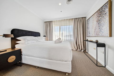 Center 1-Bed With Sauna, Gym, BBQ & Parking - Darwin Holiday 0