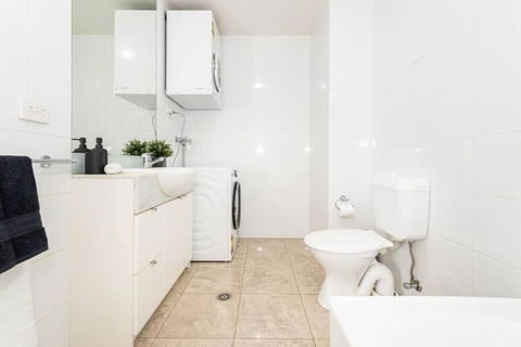 Central 1BR Southbank Apartment - Darwin Holiday 3
