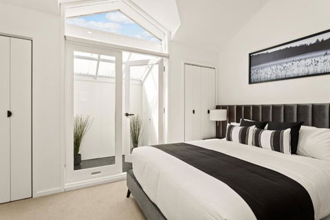Central 2-Bed Terrace House By The Harbour - Darwin Holiday 3