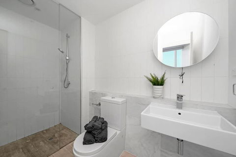 Central 2BR Near Queen Victoria Market - Darwin Holiday 3
