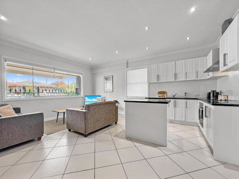 Central Armidale 2-Bedroom Apartment - Darwin Holiday 2
