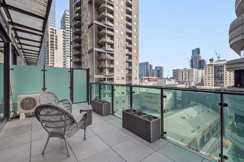 Central Entertainer With Panoramic City Views - Darwin Holiday 1