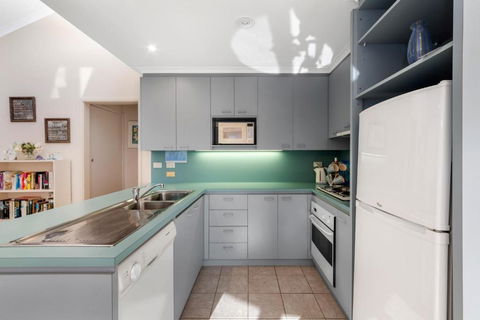 Central Grove - Sleeps 6 - Presidents Ave - Darwin Holiday 4